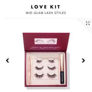 Never used Moxie Lash magnetic lash Love Kit
